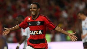 Chegada de Elias complica... saída