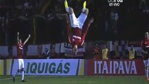 Lesionou-se a festejar um golo e continua de fora... sete meses depois