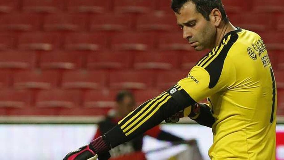 Artur prepara regresso à baliza