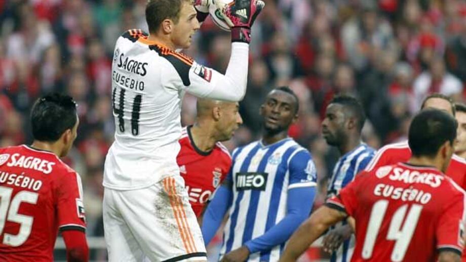 Muralha Oblak é pesadelo leonino