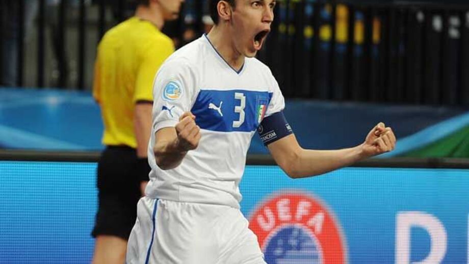 Itália conquista Europeu