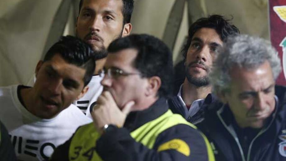 Jogadores esperaram decisão no balneário