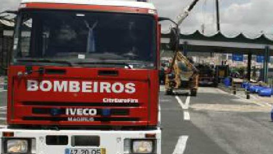 Um morto em acidente nas portagens de Alverca