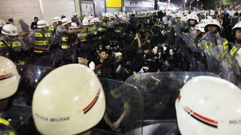 Protesto contra Mundial em São Paulo faz sete feridos e 230 detidos
