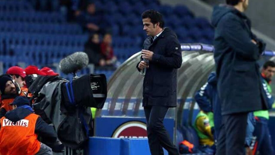 Marco Silva aplaudido pelos adeptos portistas