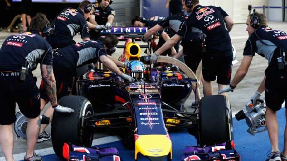 Red Bull luta para transformar "flop" RB10 num vencedor