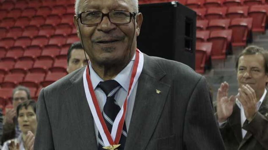 Morreu Mário Coluna