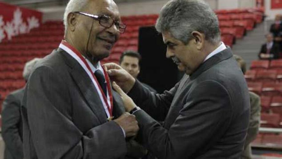 Luís Filipe Vieira no funeral de Mário Coluna