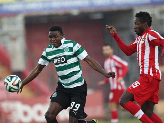 Desp. Aves-Sporting B: Nulo atrasa avenses na luta