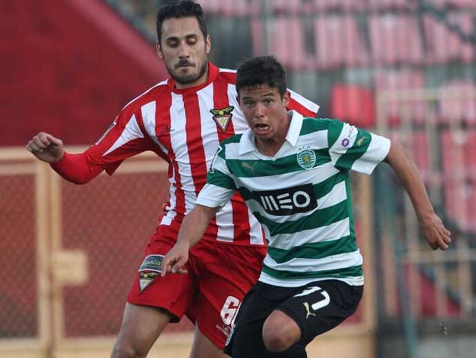 Desp. Aves-Sporting B: Nulo atrasa avenses na luta