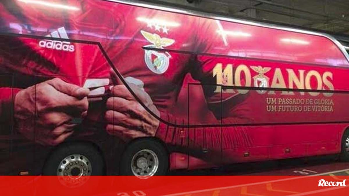 Já viu o novo autocarro do Benfica? - Fotogalerias - Jornal Record