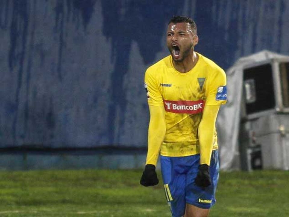 Um bis na maior goleada do Estoril