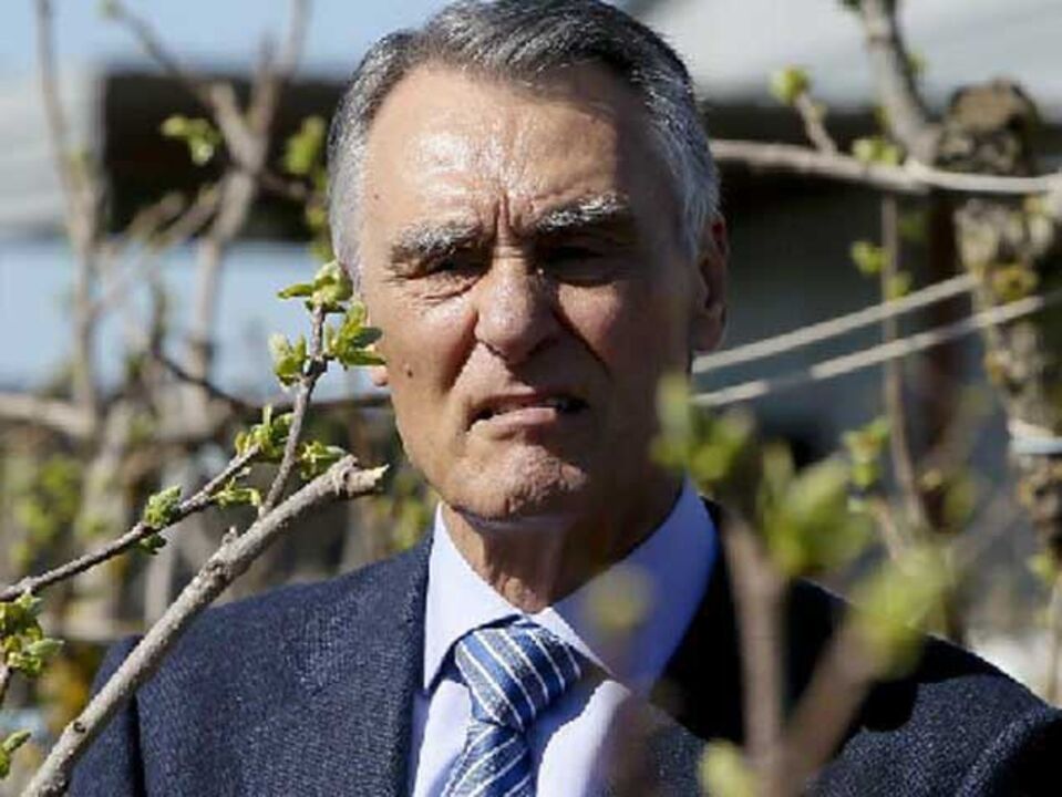 Cavaco Silva recebido com apupos e apitos em Silves