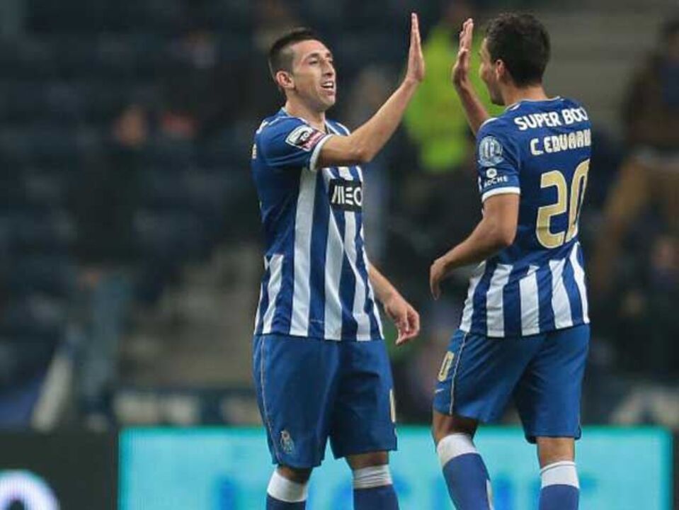 Carlos Eduardo e Herrera saíram das mãos de Castro