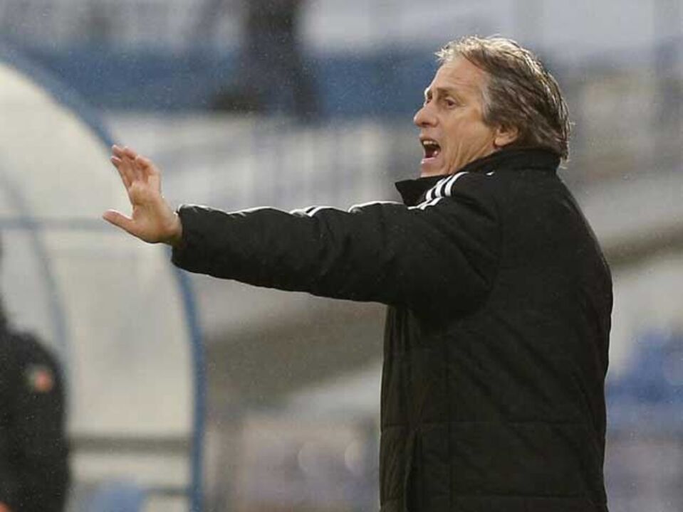 Águias querem "meter a quinta"