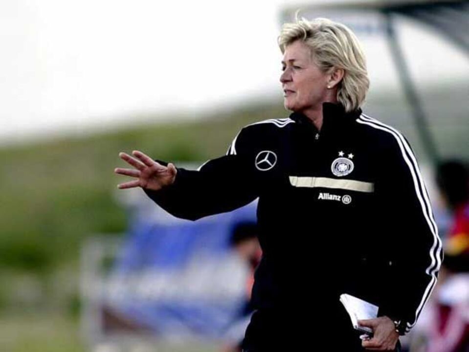 Algarve Cup: Campeões europeu e mundial na final