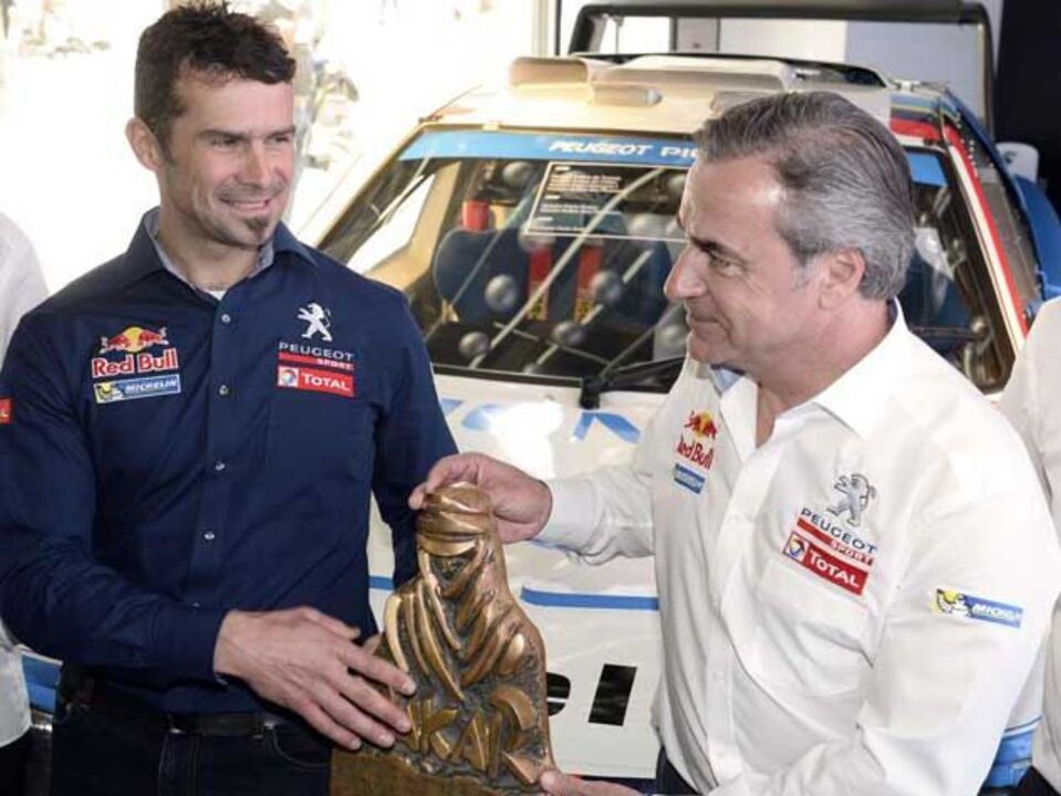 Peugeot com Carlos Sainz e Cyril Despres no Dakar'2015