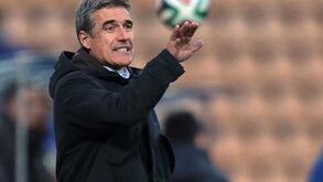 Luís Castro: «Não se conseguem jogar dois jogos em 90 minutos...»