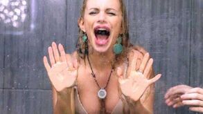 Veronica Graf envolve Balotelli em orgia explosiva