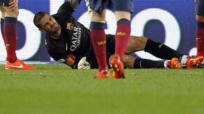 Barcelona oferece renovação do contrato a Valdés