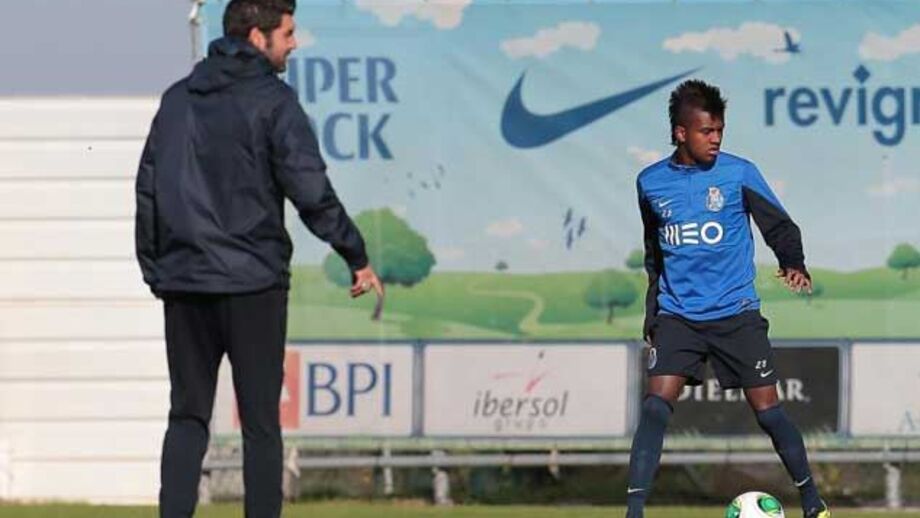 Kelvin regressa aos convocados 