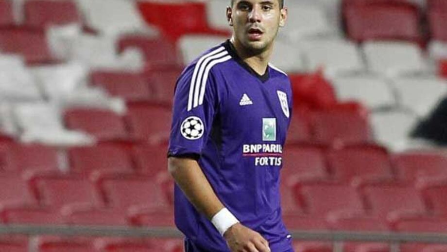 Dragões continuam interessados em Mitrovic