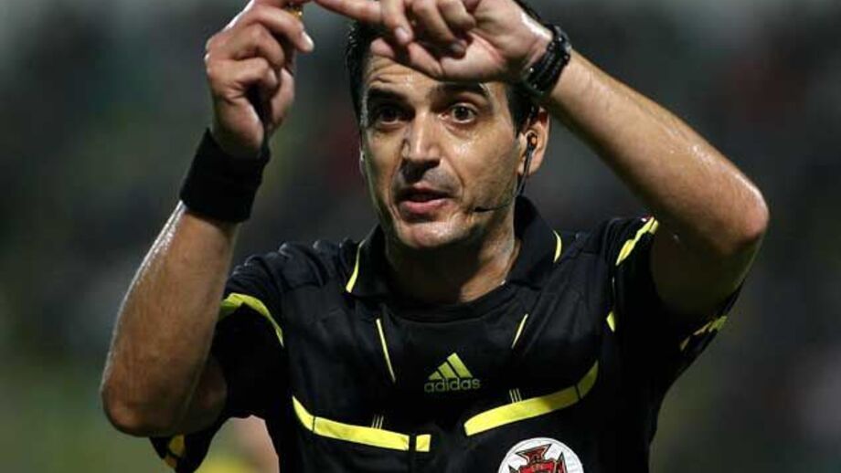 Paulo Baptista dirige receção do Benfica ao Estoril