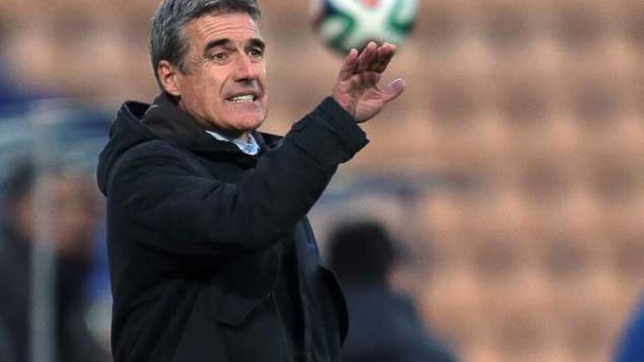 Luís Castro: «Não se conseguem jogar dois jogos em 90 minutos...»
