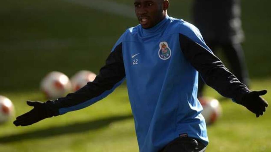 Mangala regressa aos convocados 