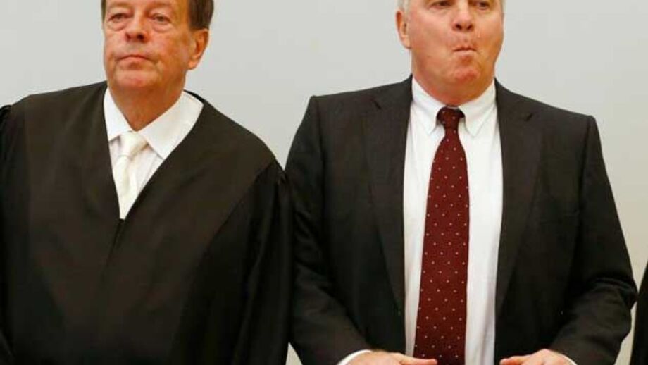 Uli Hoeness condenado a três anos e meio de prisão