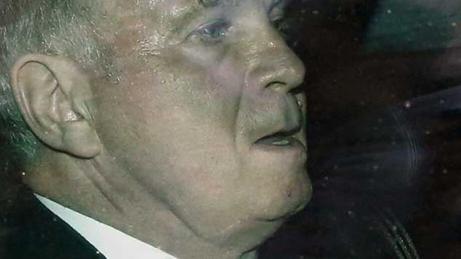 Hoeness não recorre e demite-se da presidência do Bayern