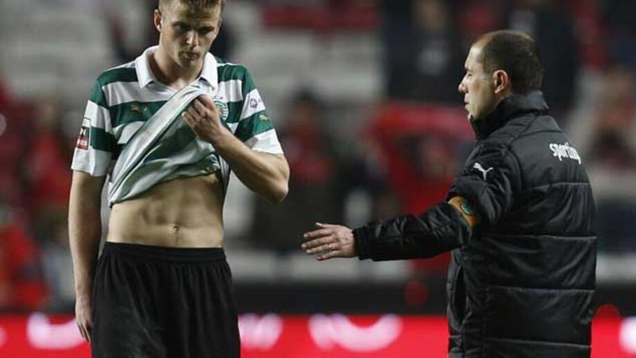 Dier substitui Maurício no clássico