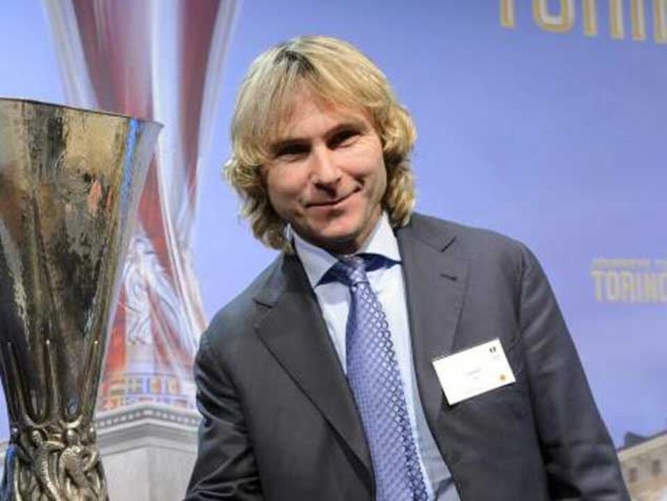 Nedved destaca experiência do Benfica na Liga Europa