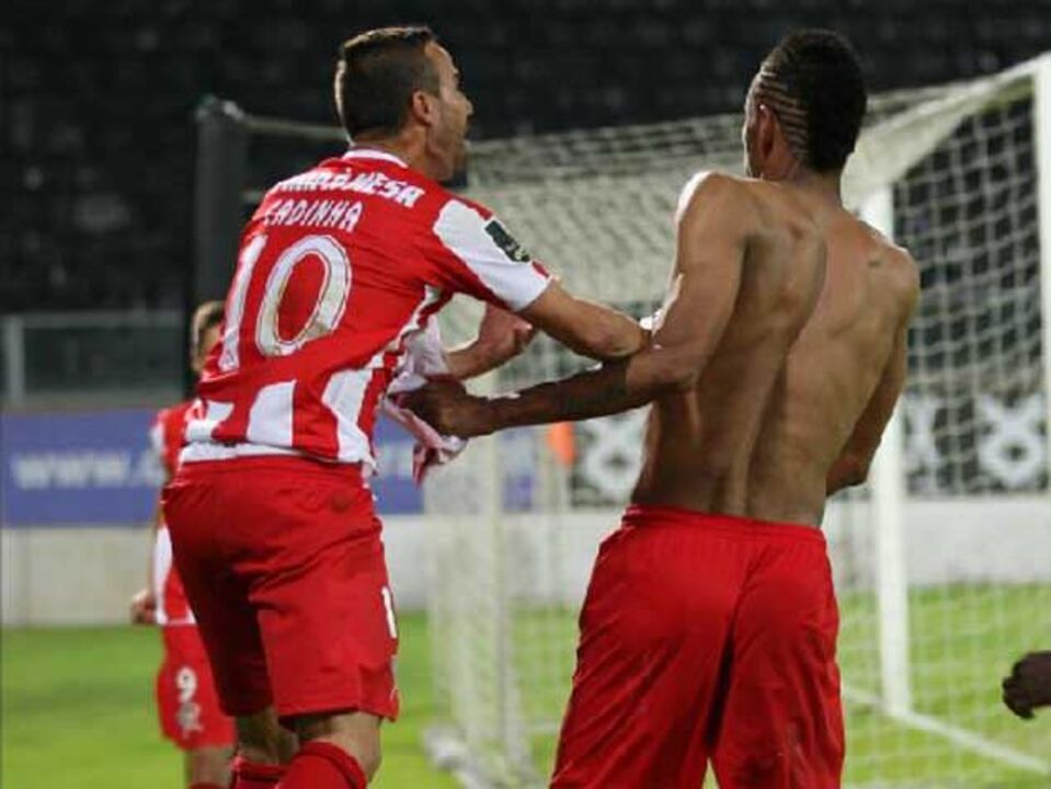 Leixões-Sp. Braga B, 1-0: Cadinha marca de penálti