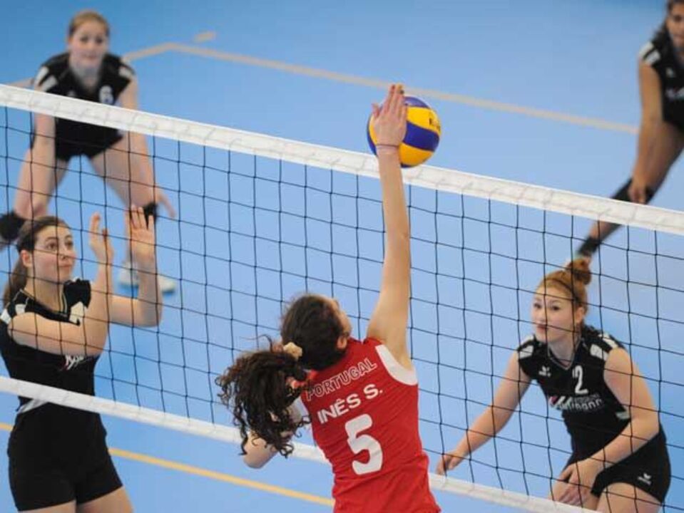 Mundial de Voleibol: Colégio do Rosário já nas "meias"
