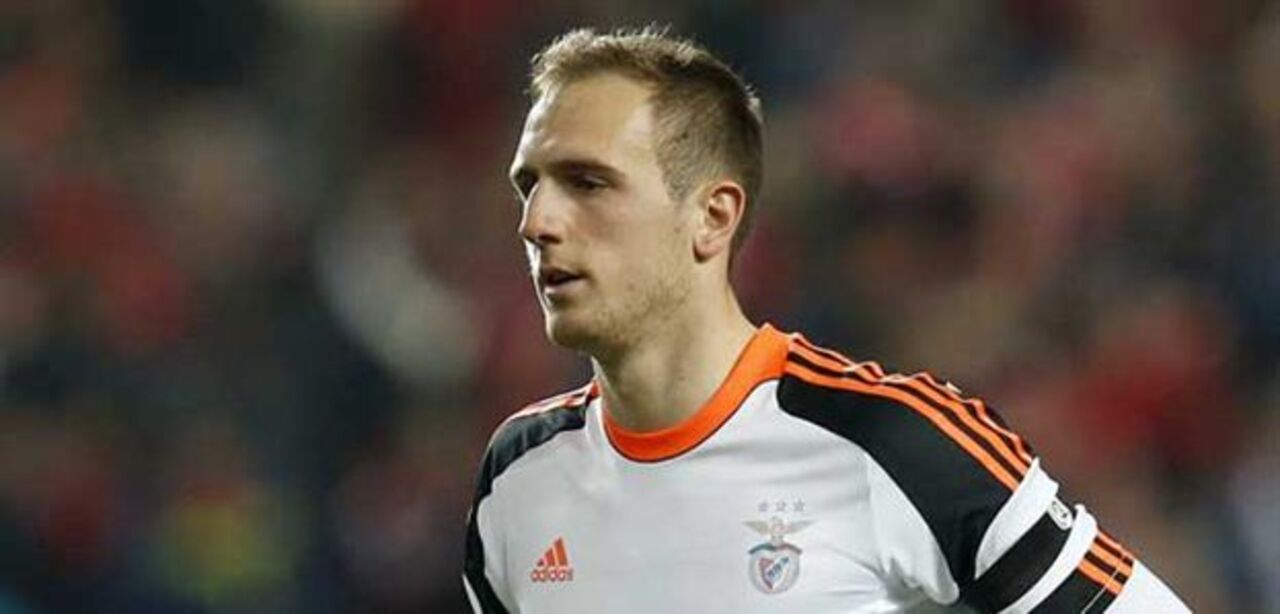 Artur perde terreno para Oblak na UEFA
