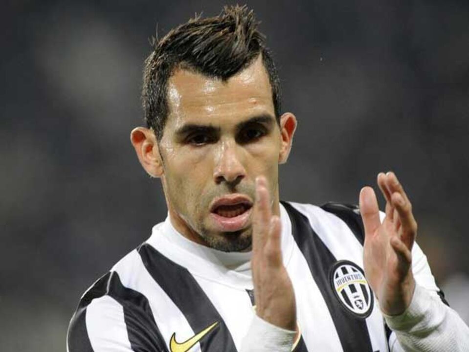 Tevez e Vidal rumam à Luz