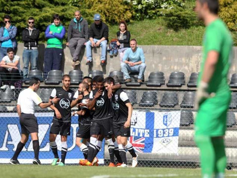 V. Guimarães B-Vizela, 2-1: Reforços garantem triunfo