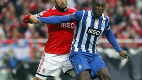 Garay e Jackson num plano superior