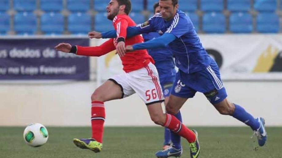 Benfica B-Feirense, 0-2: Águia derrotada em casa