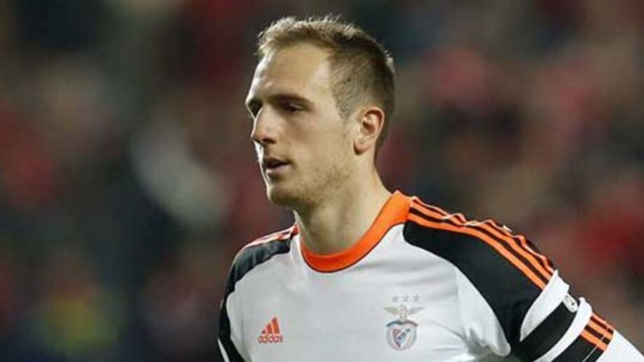 Artur perde terreno para Oblak na UEFA