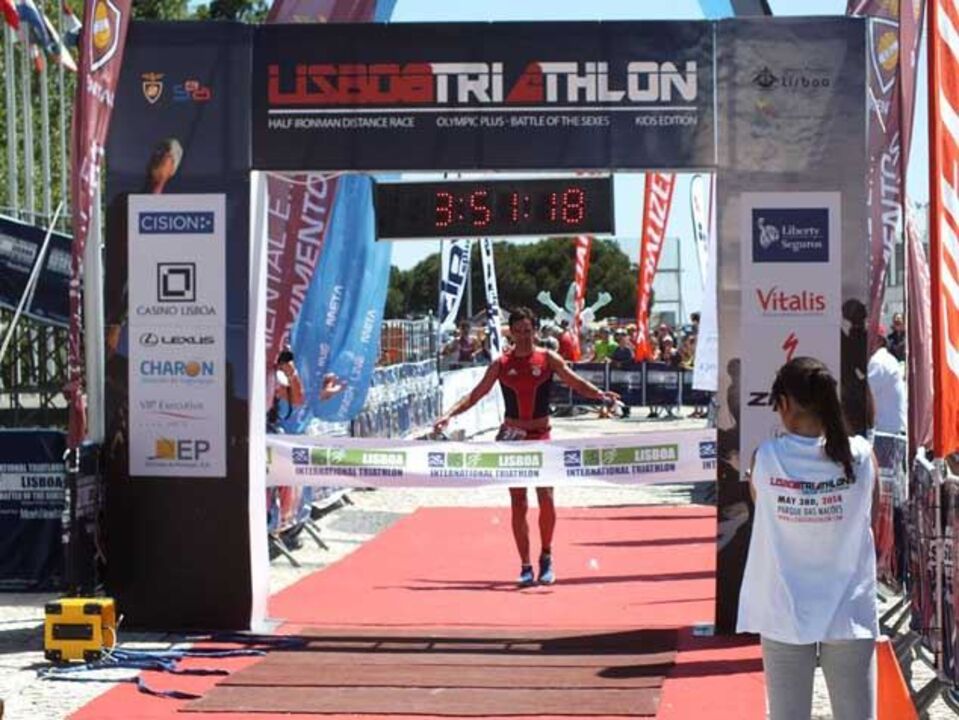 Bruno Pais vence Triatlo Internacional de Lisboa 