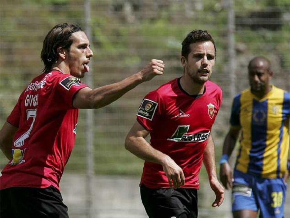 União da Madeira-Penafiel, 1-2: Guedes herói na subida à Liga
