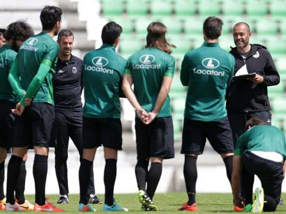 Nuno Espírito Santo abre o treino 