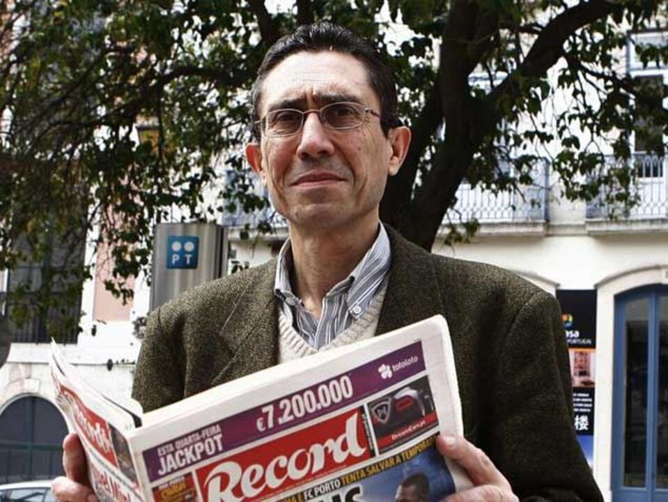 Líder a perder terreno para a última ronda