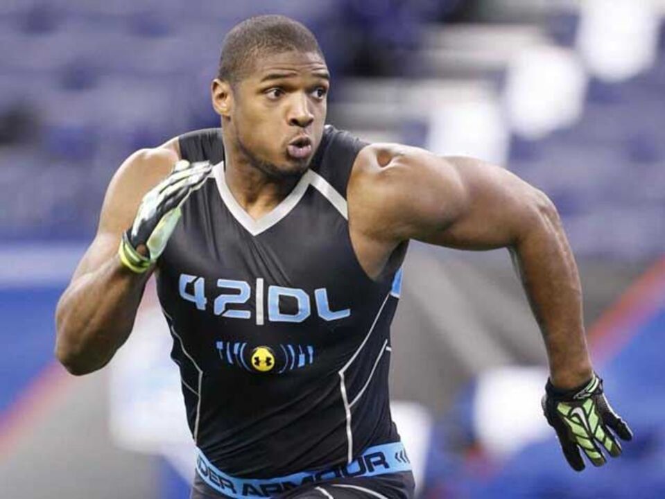 Michael Sam torna-se no primeiro homossexual escolhido no draft