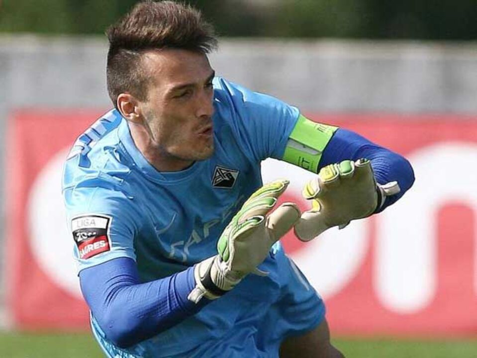 Eterno pré-convocado dá salto para o topo