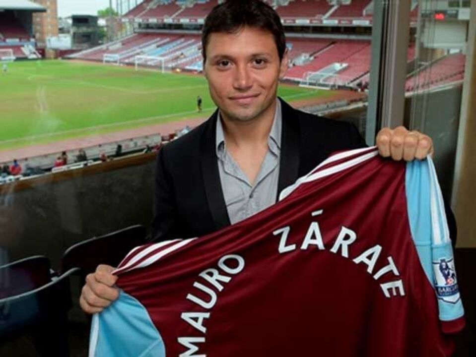 West Ham confirma Mauro Zárate