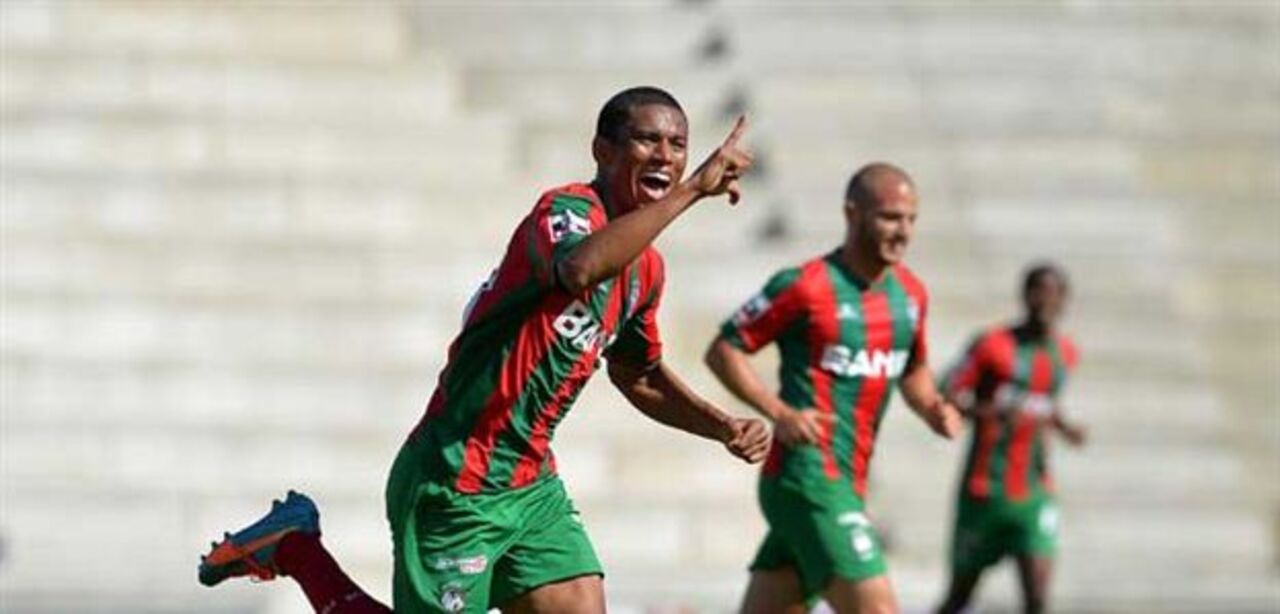 Leões preparam ataque a Derley