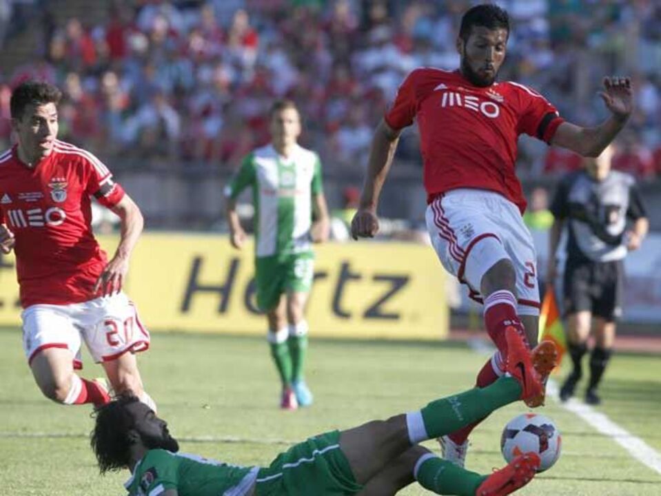 Bayern Munique na corrida por Garay